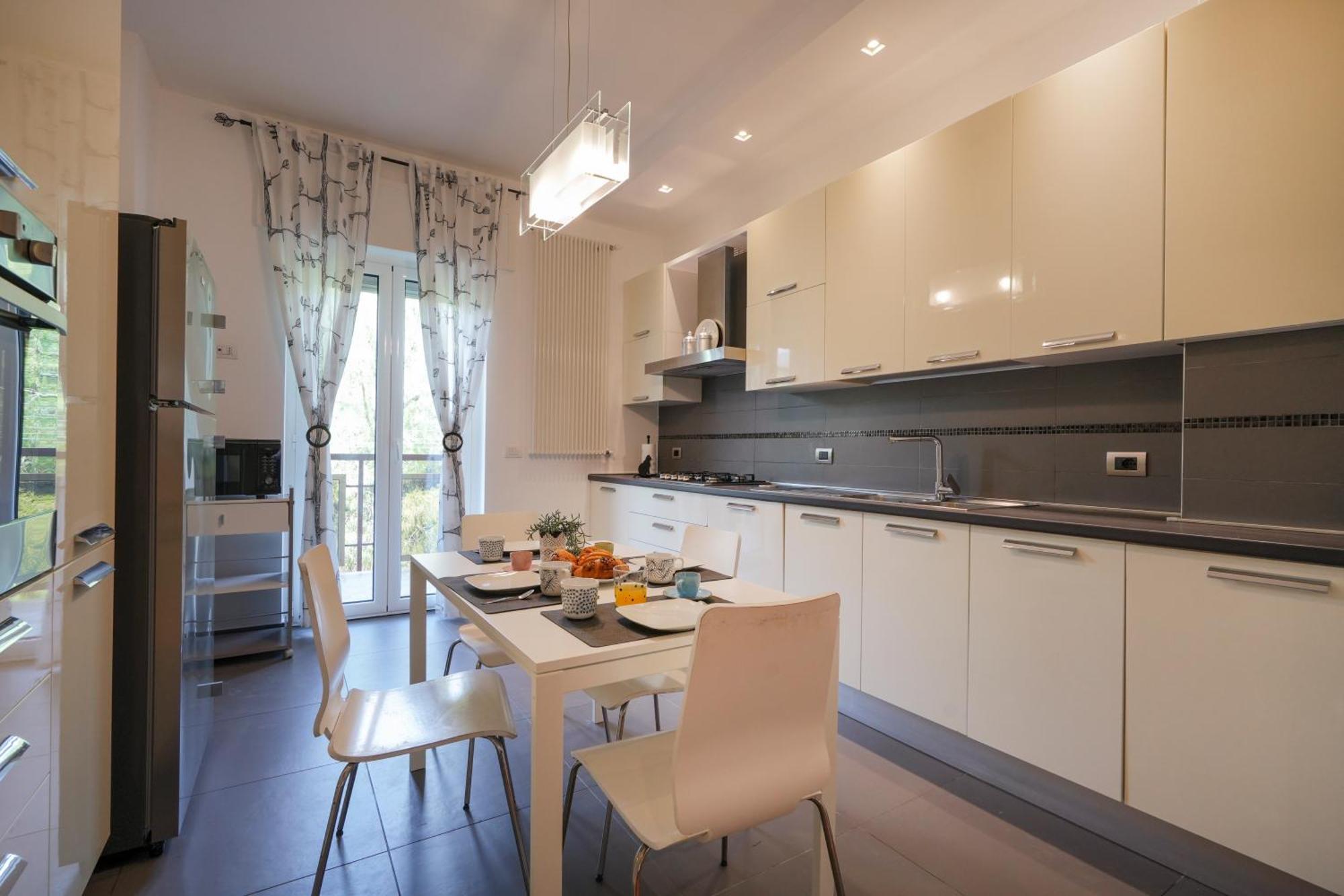 Gli Aquiloni Apartment - Steps From The Station Μπάρι Εξωτερικό φωτογραφία